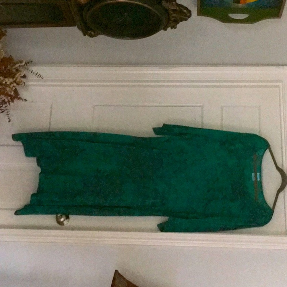 Lost weight   Pit to pit 22”   3/4 sleeves